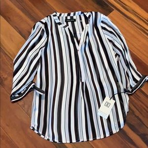 NWT 3/4 sleeve dress top with button front